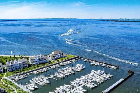 14 Lighthouse Pt Rd #604, Highlands, NJ 07732