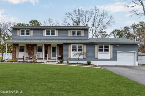 35 Yorkshire Dr, Toms River, NJ 08753