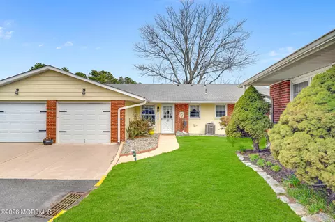 620 Huntington Dr # A, Lakewood, NJ 08701