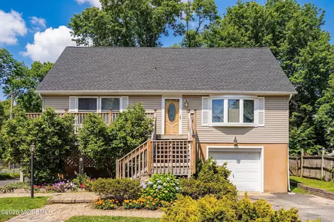 2 Gilford Pl, Toms River, NJ 08753