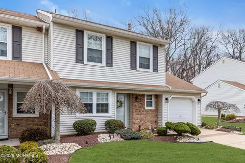 34 Staghorn Dr, Matawan, NJ 07747
