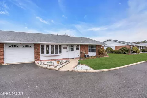 330 Canterbury Ct # A, Lakewood, NJ 08701