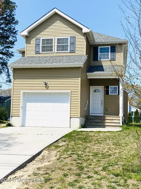 203 Longfellow Ave, Toms River, NJ 08753