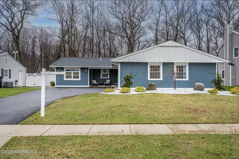 110 Courtland Ln, Aberdeen, NJ 07747