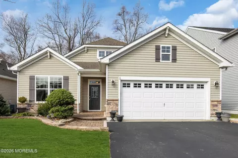 37 Kingston Dr, Jackson, NJ 08527