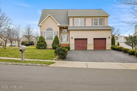 34 Gate Ln, Old Bridge, NJ 08857
