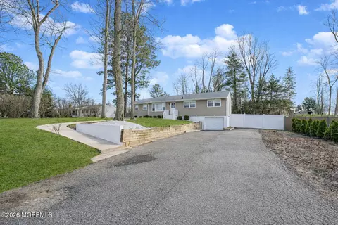 2 Pension Rd, Manalapan, NJ 07726