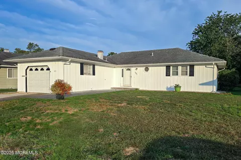 593 Jamaica Blvd, Toms River, NJ 08757