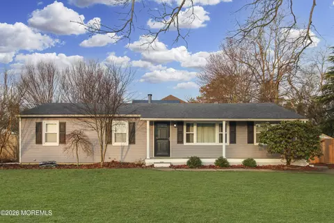 301 Middlesex St, Toms River, NJ 08757