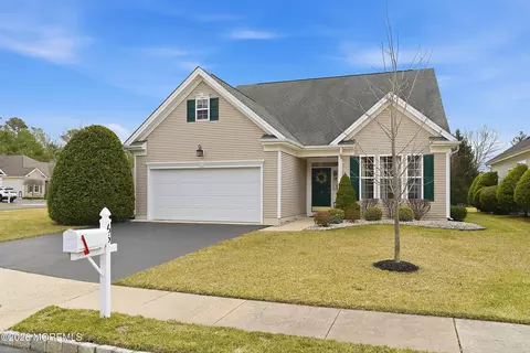 65 Marlow Dr, Jackson, NJ 08527