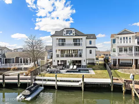 1755 Bay Isle Dr, Point Pleasant, NJ 08742