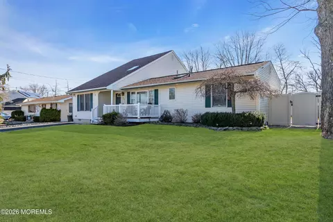 942 Neville St, Toms River, NJ 08753