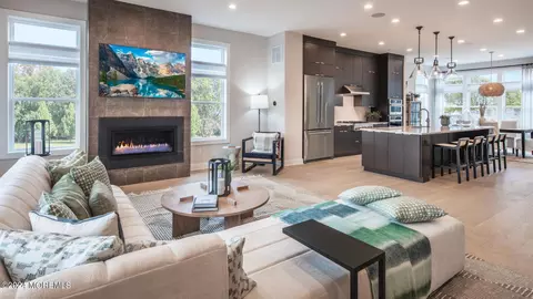 56 Augustus Dr, Middletown, NJ 07748