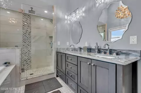 Bath - 706 Fairview Ln, Forked River, NJ 08731 photo 5 of 6