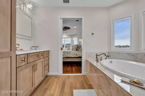 Bath - 706 Fairview Ln, Forked River, NJ 08731 photo 1 of 6