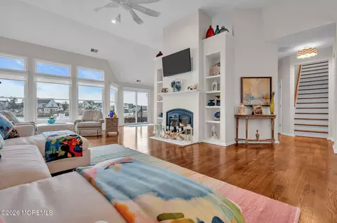Living - 706 Fairview Ln, Forked River, NJ 08731 photo 2 of 3