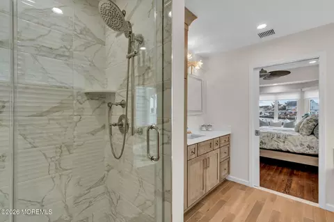 Bath - 706 Fairview Ln, Forked River, NJ 08731 photo 2 of 6