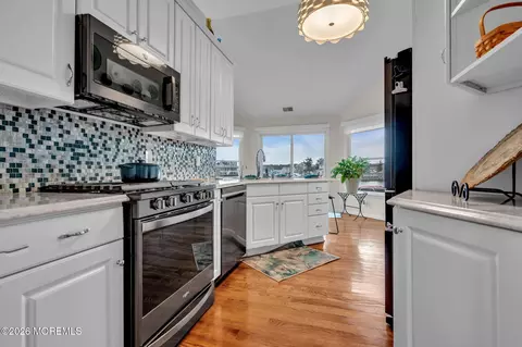 Kitchen - 706 Fairview Ln, Forked River, NJ 08731 photo 7 of 8