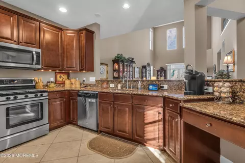 204 April Way, Middletown, NJ 07748