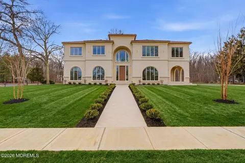 10 Ash St, Eatontown, NJ 07724