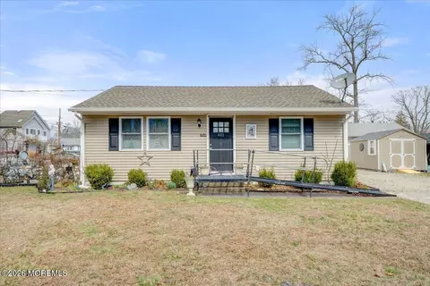 601 E Arverne Ave, Ocean Gate, NJ 08740
