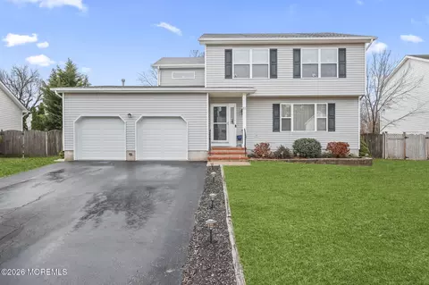 51 Deborah Ln, Howell, NJ 07731