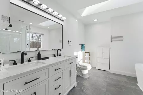 Bath - 781 Harmony Rd, Jackson, NJ 08527 photo 4 of 5