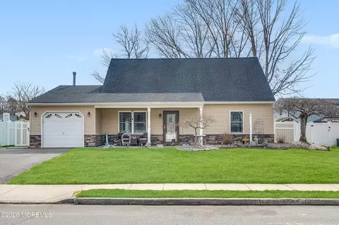 114 Starlight Rd, Howell, NJ 07731