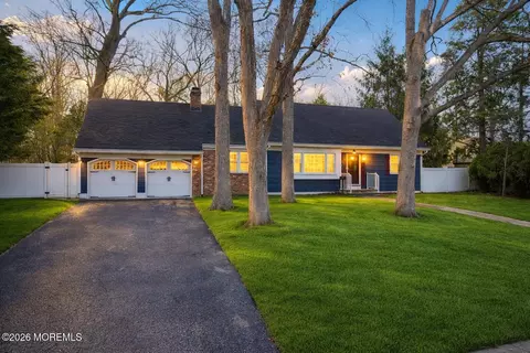 84 Robbins Ct, Brick, NJ 08724