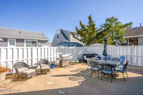 363 Roberts Ave, Seaside Park, NJ 08752 photo 39