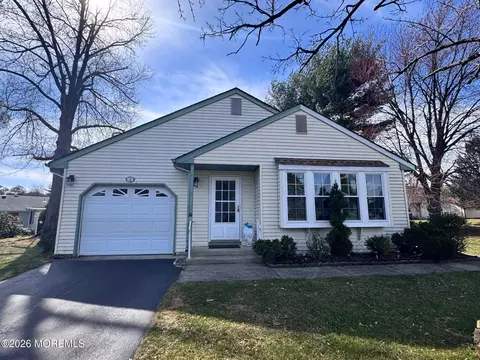 3 Kittery Ct #64, Whiting, NJ 08759