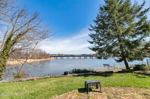 73 Hubbard Ave, Red Bank, NJ 07701