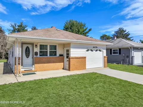 62 Fort De France Ave, Toms River, NJ 08757