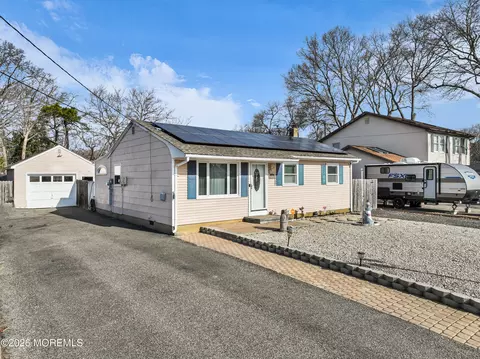 48 Birch Dr, Brick, NJ 08723