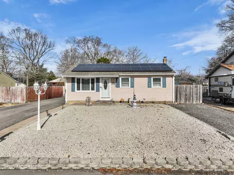 Exterior - 48 Birch Dr, Brick, NJ 08723 photo 2 of 4