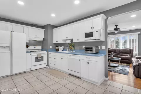 Kitchen - 48 Birch Dr, Brick, NJ 08723 photo 2 of 3