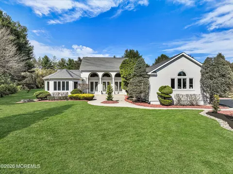10 Old Cider Mill Rd, Manalapan, NJ 07726