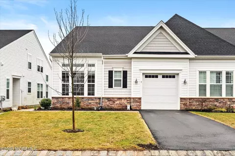 5 Aqueduct Blvd, New Egypt, NJ 08533
