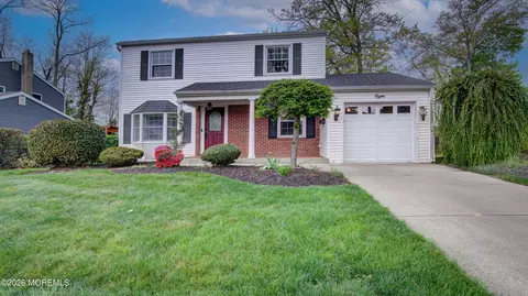 8 Brentwood Ave, Freehold, NJ 07728
