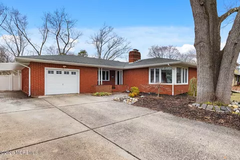 41 Brookside Ave, Old Bridge, NJ 08857