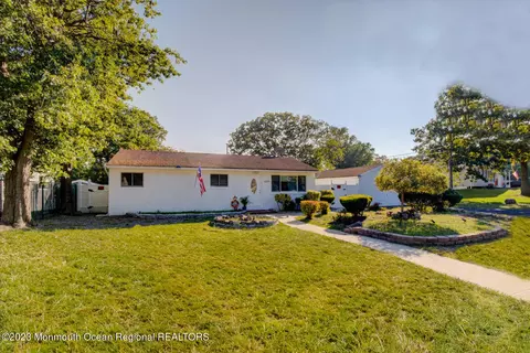 1099 Fairview Dr, Toms River, NJ 08753