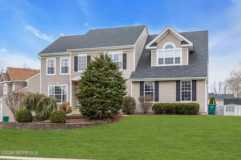 6 Scarborough Dr, Jackson, NJ 08527