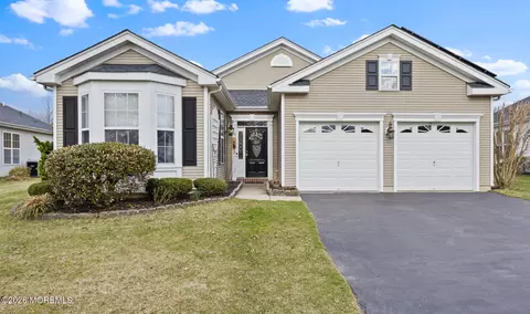 10 Minuteman Cir, Allentown, NJ 08501