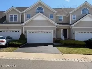 29 Village Dr, Eatontown, NJ 07724