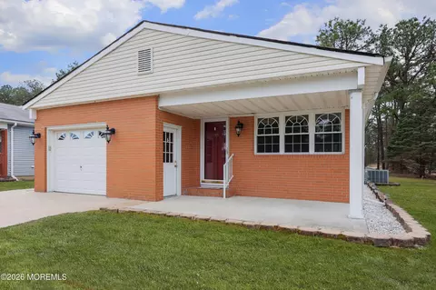 73 San Carlos St, Toms River, NJ 08757