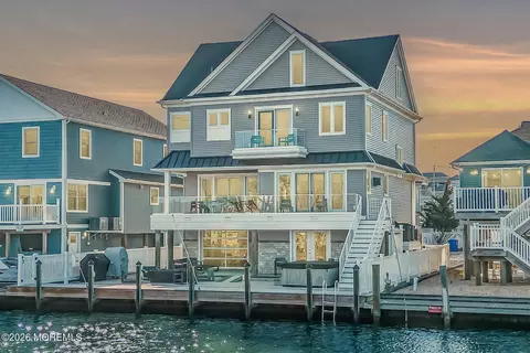 30 Wilkins Rd, Toms River, NJ 08753