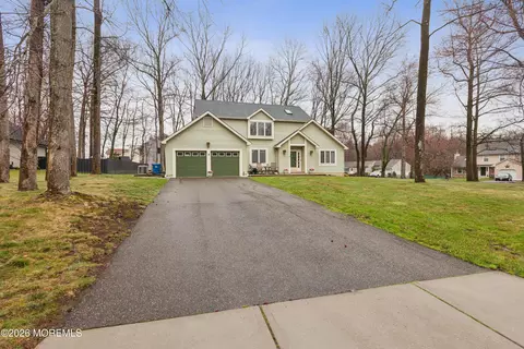 2 Grenoble Ct, Matawan, NJ 07747