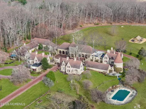 40 Independence Rd, Red Bank, NJ 07701