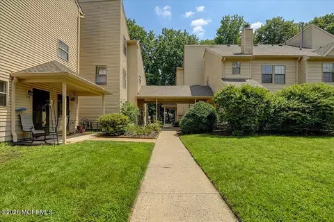 109 Larkspur Ln, Jackson, NJ 08527