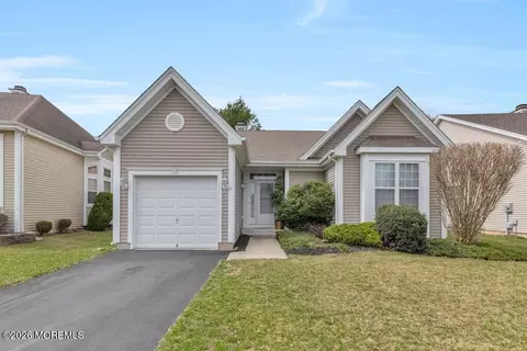 37 Lakeland Dr, Barnegat, NJ 08005